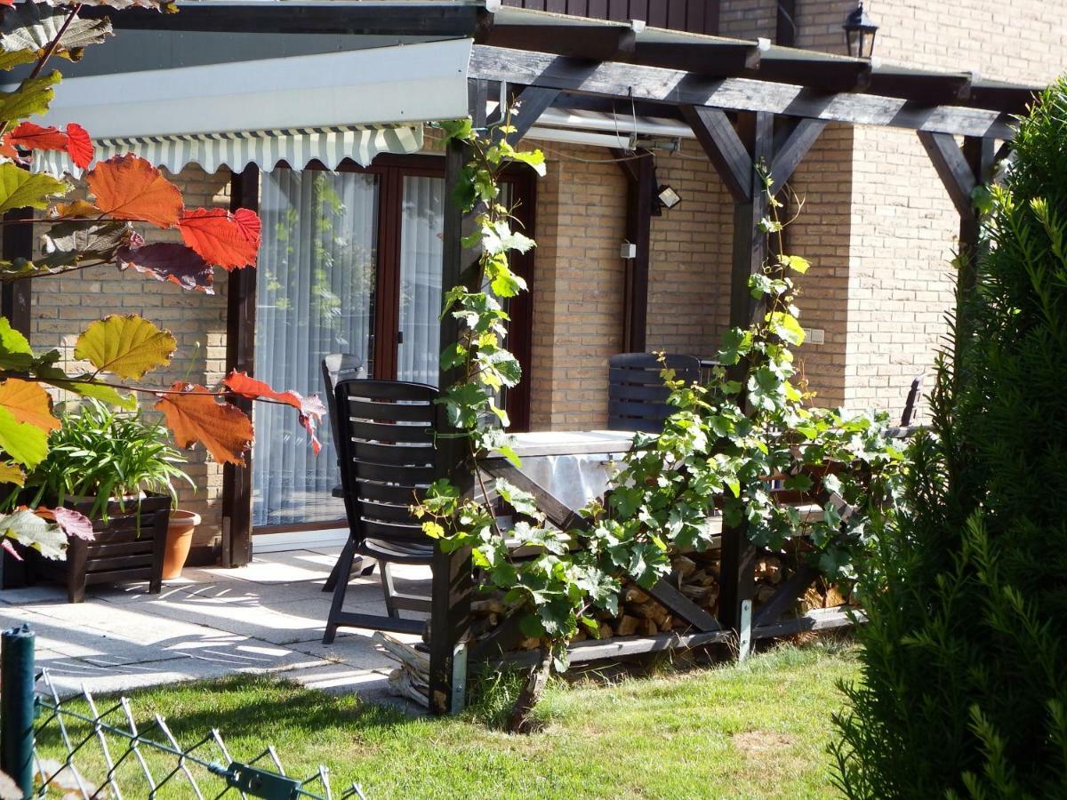 nette Ferienwohnung im Grünen mit Südterrasse Idstein Exterior foto