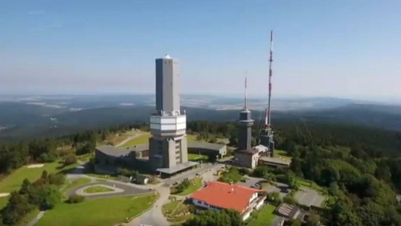 nette Ferienwohnung im Grünen mit Südterrasse Idstein Exterior foto